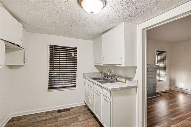 107 1st Street, Barnesville, GA 30204