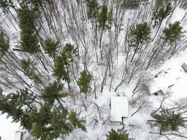 6771 E Four Seasons Drive, Newaygo, MI 49337