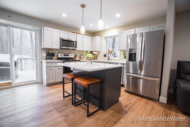 6771 E Four Seasons Drive, Newaygo, MI 49337