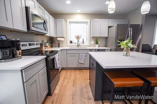 6771 E Four Seasons Drive, Newaygo, MI 49337