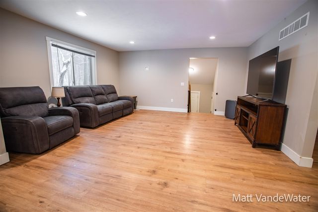 6771 E Four Seasons Drive, Newaygo, MI 49337