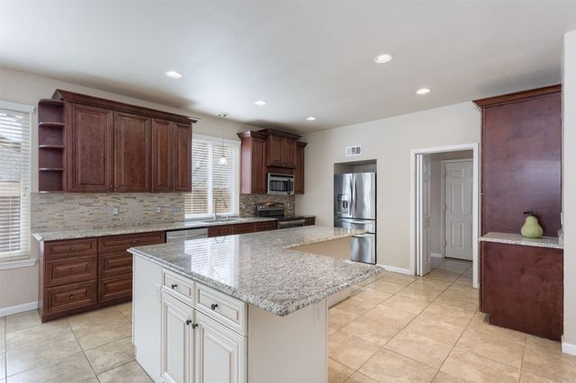 3306 Harbor Pointe Drive, Rowlett, TX 75088