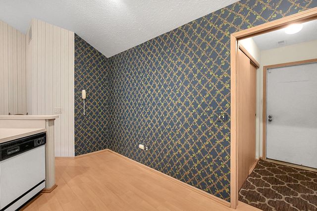 102 Canterbrick Drive, Westerville, OH 43082