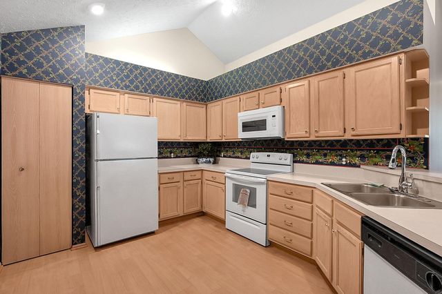 102 Canterbrick Drive, Westerville, OH 43082