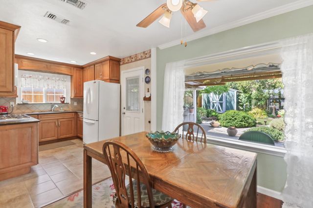2525 Darwin St, Sacramento, CA 95821