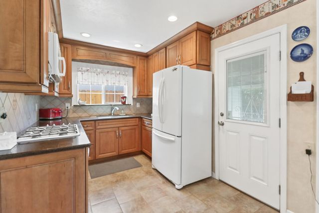 2525 Darwin St, Sacramento, CA 95821