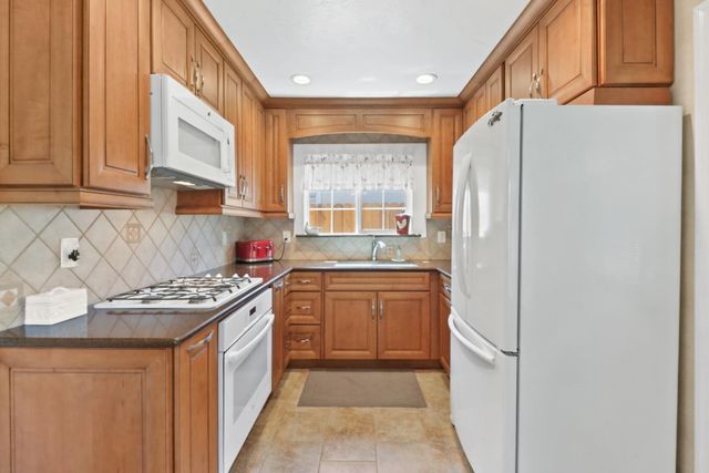 2525 Darwin St, Sacramento, CA 95821