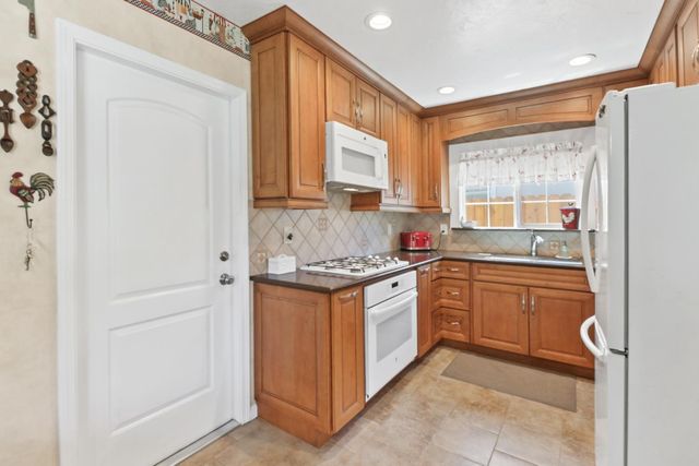 2525 Darwin St, Sacramento, CA 95821