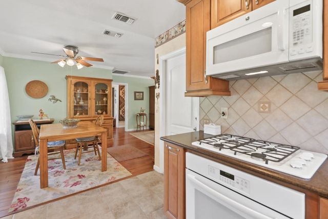 2525 Darwin St, Sacramento, CA 95821