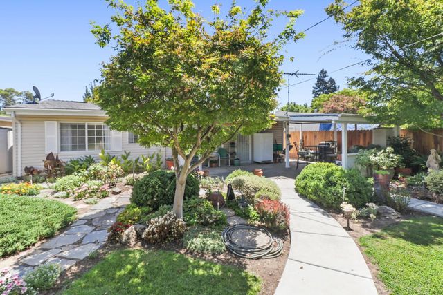 2525 Darwin St, Sacramento, CA 95821
