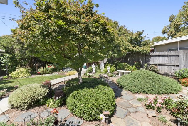 2525 Darwin St, Sacramento, CA 95821