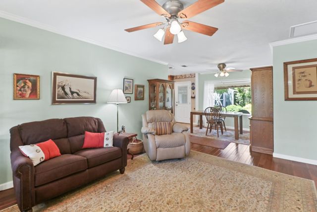 2525 Darwin St, Sacramento, CA 95821