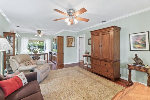 2525 Darwin St, Sacramento, CA 95821