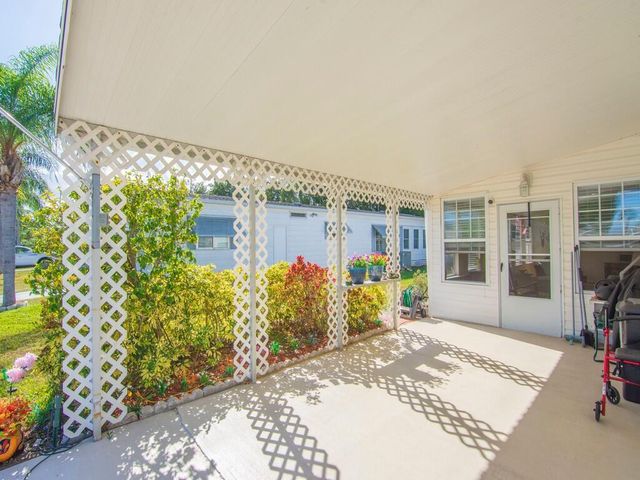 10 SE Iberian Lane, Port St. Lucie, Port St Lucie, FL 34952