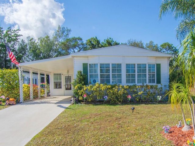 10 SE Iberian Lane, Port St. Lucie, Port St Lucie, FL 34952