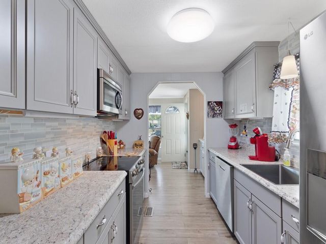 10 SE Iberian Lane, Port St. Lucie, Port St Lucie, FL 34952