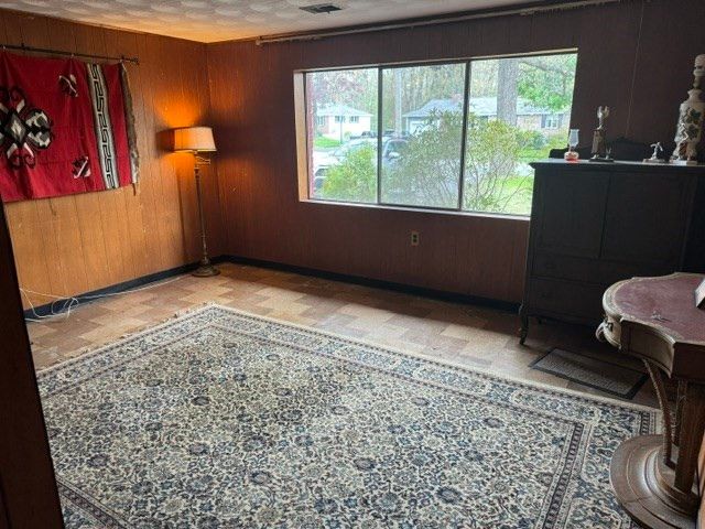 27 Claudette Cir, Framingham, MA 01701