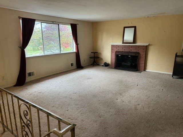 27 Claudette Cir, Framingham, MA 01701