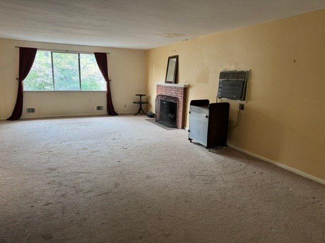 27 Claudette Cir, Framingham, MA 01701