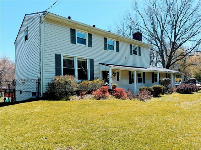 35 Laureldale Dr, Pittsford, NY 14534