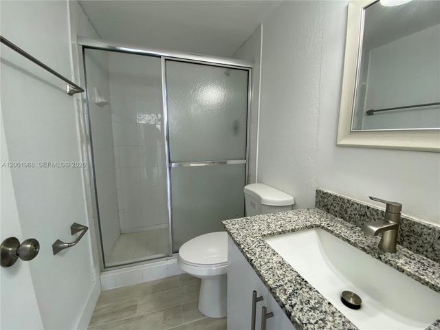 9320 Fontainebleau Blvd 301, Miami, FL 33172