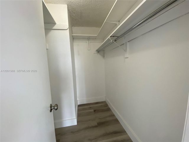 9320 Fontainebleau Blvd 301, Miami, FL 33172