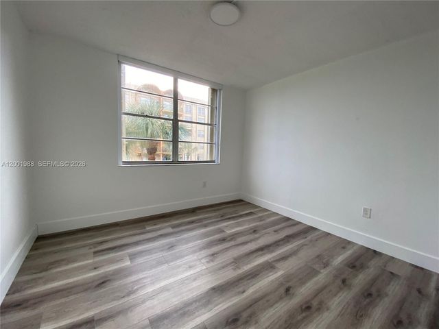 9320 Fontainebleau Blvd 301, Miami, FL 33172