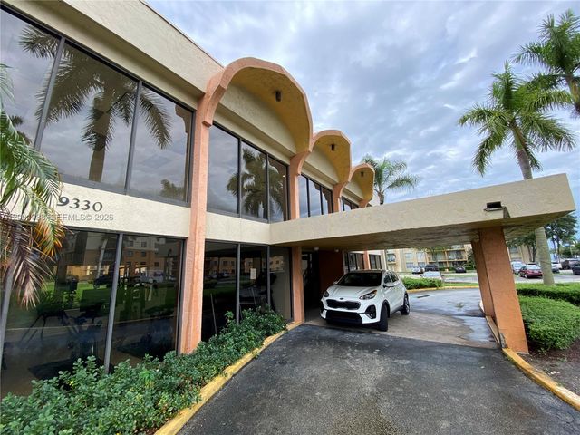 9320 Fontainebleau Blvd 301, Miami, FL 33172