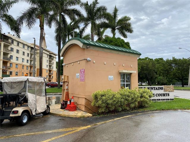 9320 Fontainebleau Blvd 301, Miami, FL 33172