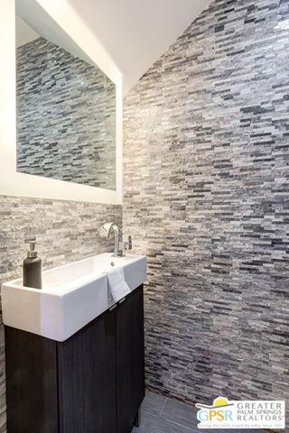 404 E Randolph Street, Glendale, CA 91207