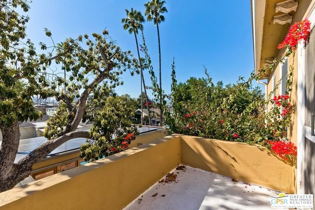 404 E Randolph Street, Glendale, CA 91207