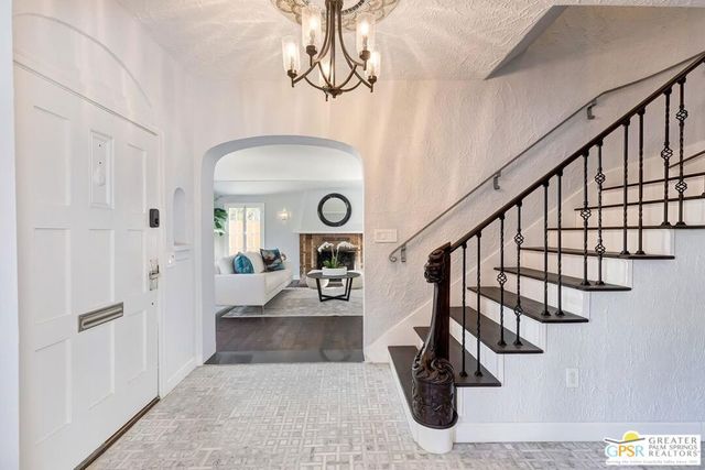 404 E Randolph Street, Glendale, CA 91207