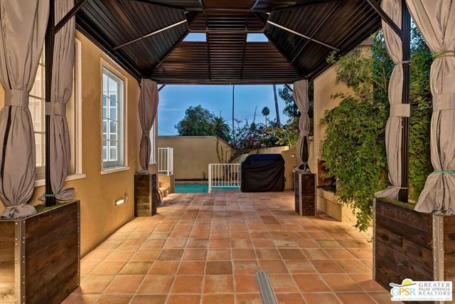 404 E Randolph Street, Glendale, CA 91207