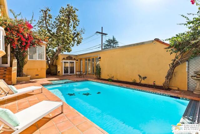 404 E Randolph Street, Glendale, CA 91207