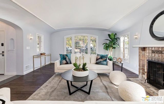 404 E Randolph Street, Glendale, CA 91207