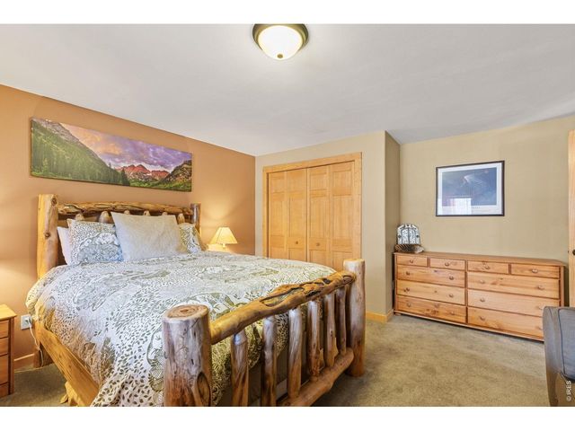 470 Big John Rd, Lyons, CO 80540