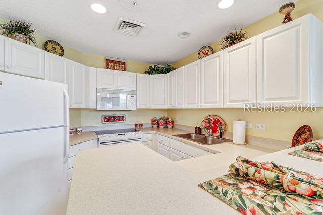 10 N Forest Beach Dr Apt 2210, Hilton Head Island, SC 29928