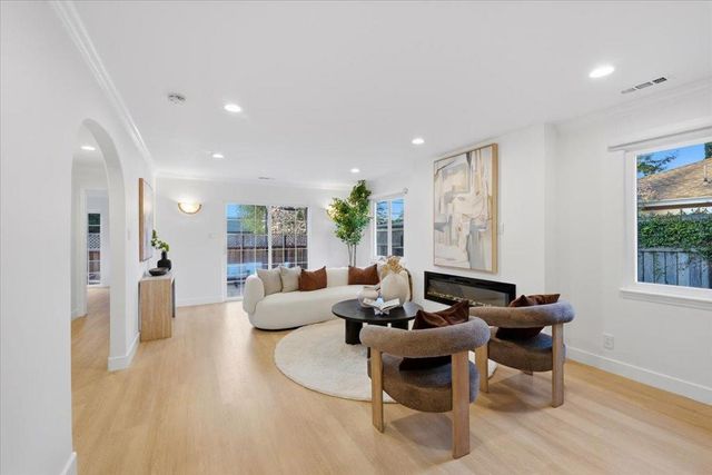 1716 Rosemary Lane, Redwood City, CA 94061