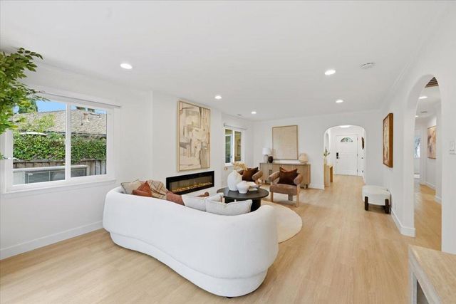 1716 Rosemary Lane, Redwood City, CA 94061