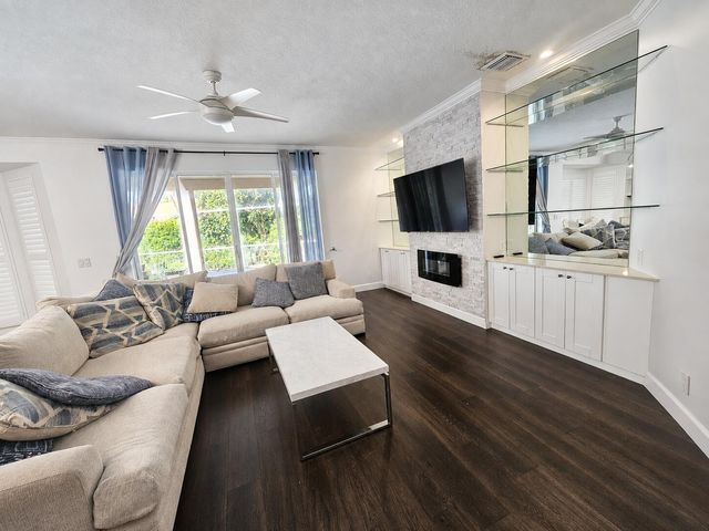 8682 Via Ancho Road, Boca Raton, FL 33433