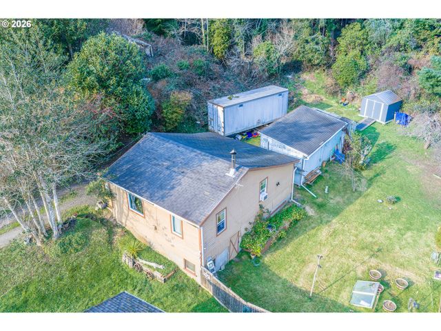 1266 S 14TH St, Coos Bay, OR 97420