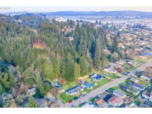 1266 S 14TH St, Coos Bay, OR 97420