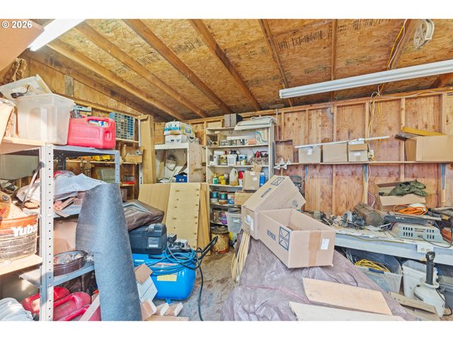 1266 S 14TH St, Coos Bay, OR 97420