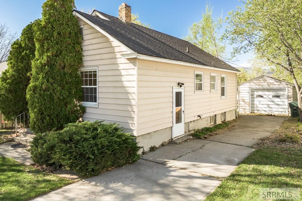 Image 3 of property listing at 231 N 14th Avenue, Pocatello, ID 83201
