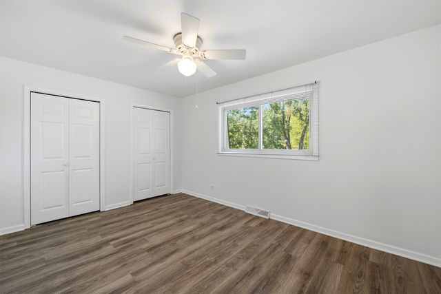 10S324 E Hampshire Lane, Willowbrook, IL 60527