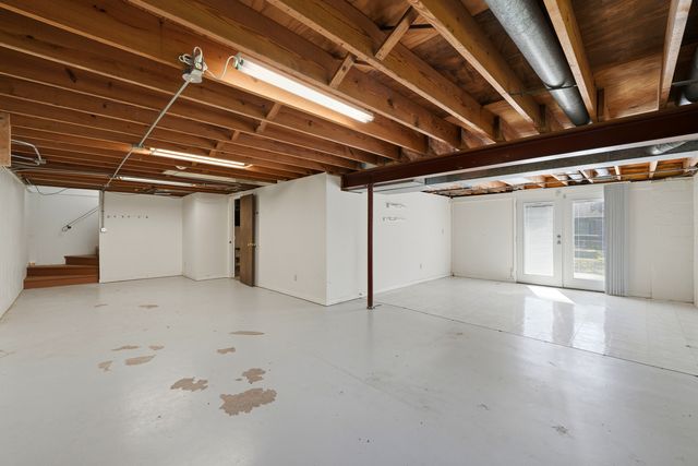 10S324 E Hampshire Lane, Willowbrook, IL 60527