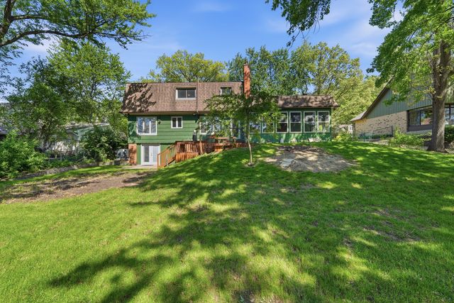 10S324 E Hampshire Lane, Willowbrook, IL 60527