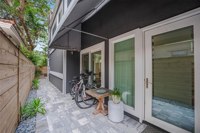 2792 SW 22nd Ave, Miami, FL 33133