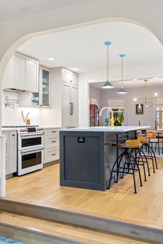 909 E 50th ST, Austin, TX 78751