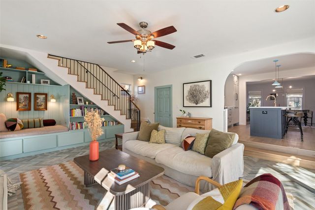 909 E 50th ST, Austin, TX 78751